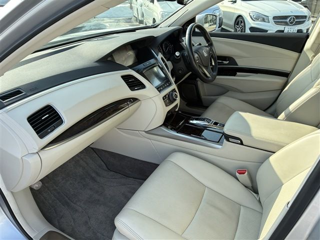 HONDA LEGEND HYBRID 2017 Image 31