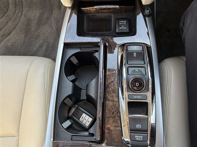 HONDA LEGEND HYBRID 2017 Image 31