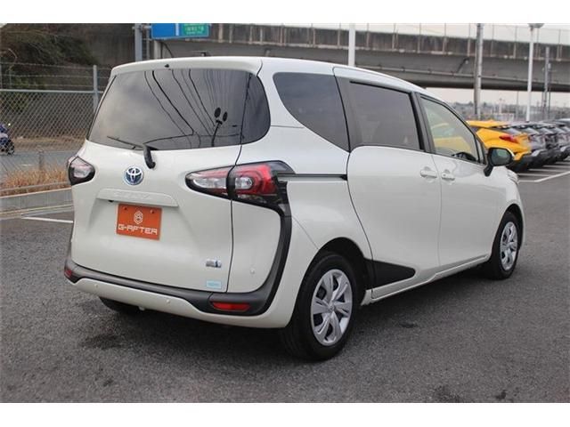 TOYOTA SIENTA HYBRID 2022 Image 31