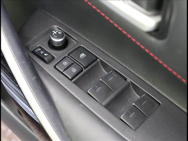 TOYOTA COROLLA SPORT HYBRID 2020 Image 31