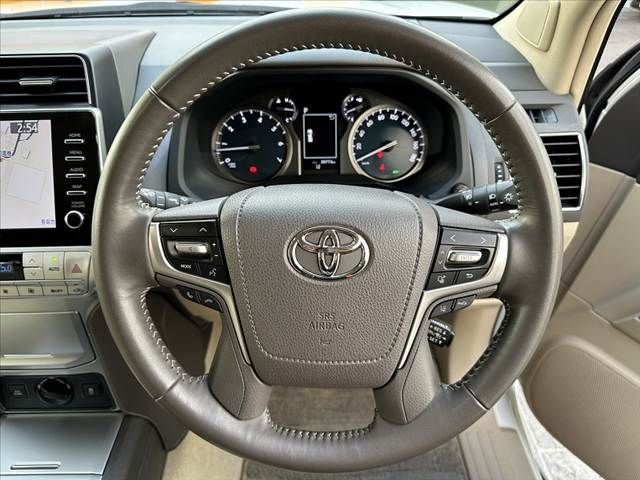 TOYOTA LANDCRUISER PRADO 2022 Image 31