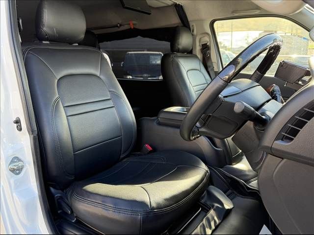 TOYOTA REGIUSACE VAN 4WD 2017 Image 31