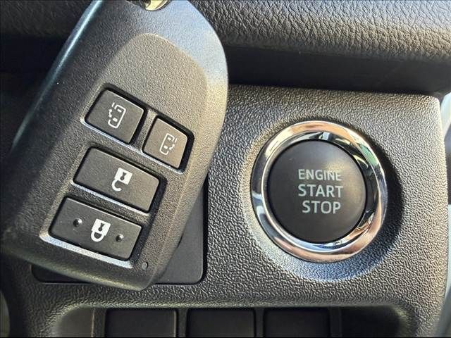 TOYOTA REGIUSACE VAN 4WD 2017 Image 31