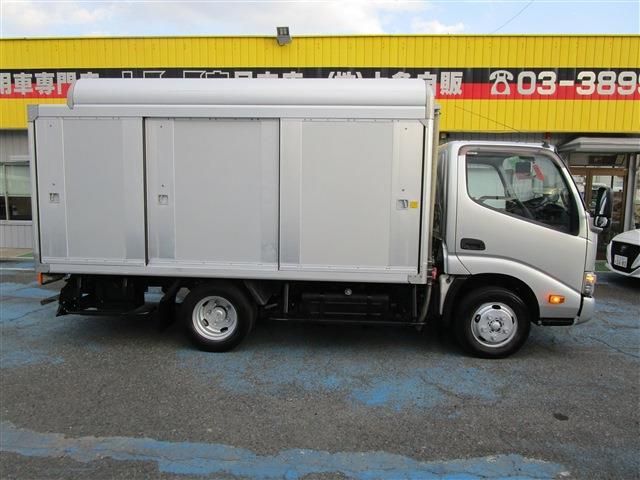 HINO DUTRO 2017 Image 31