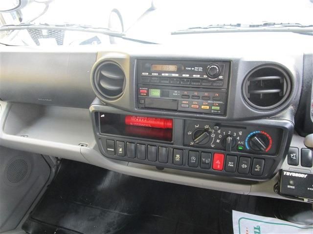 HINO DUTRO 2017 Image 31