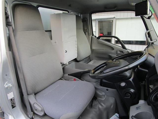 HINO DUTRO 2017 Image 31