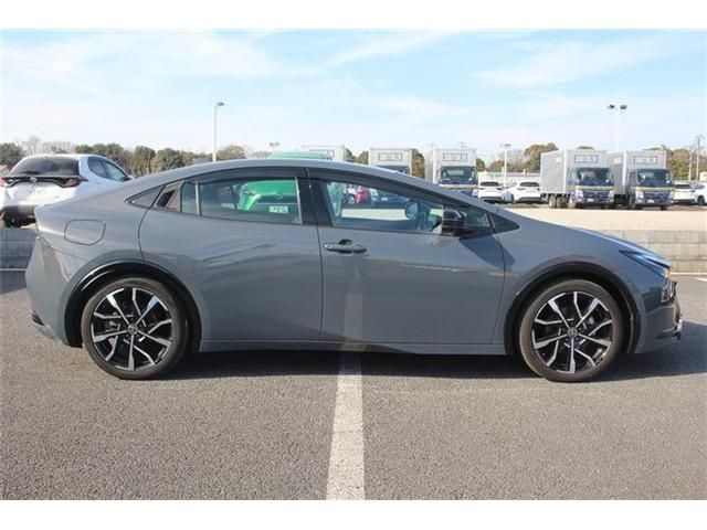 TOYOTA PRIUS PHV 2024 Image 31