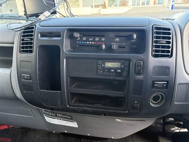 TOYOTA DYNA 2015 Image 31