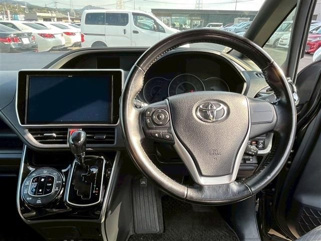 TOYOTA VOXY 2020 Image 31