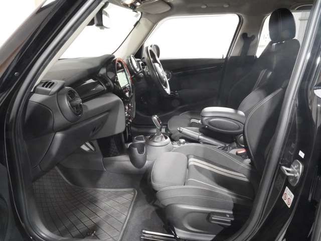 BMW MINI COOPER S 5DOOR 2019 Image 31