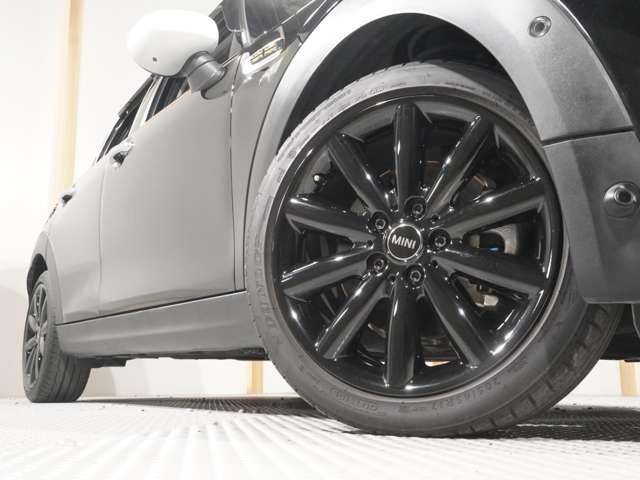 BMW MINI COOPER S 5DOOR 2019 Image 31