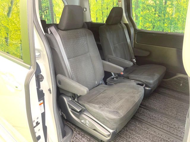 TOYOTA NOAH 2016 Image 31