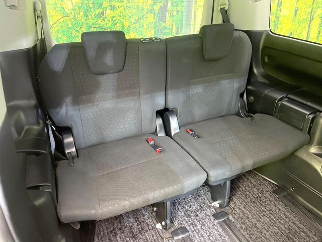 TOYOTA NOAH 2016 Image 31