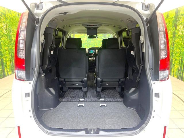 TOYOTA NOAH 2016 Image 31