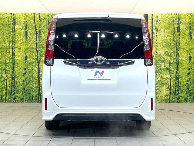 TOYOTA NOAH 2016 Image 31