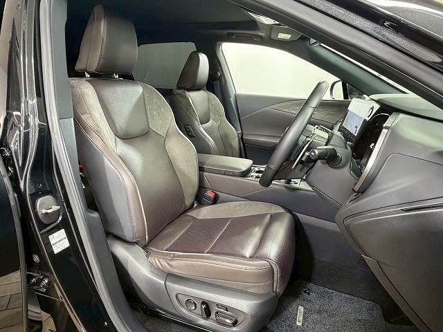 TOYOTA LEXUS RX450H+ 2023 Image 31