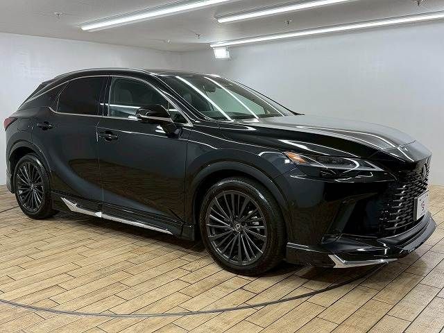 TOYOTA LEXUS RX450H+ 2023 Image 31