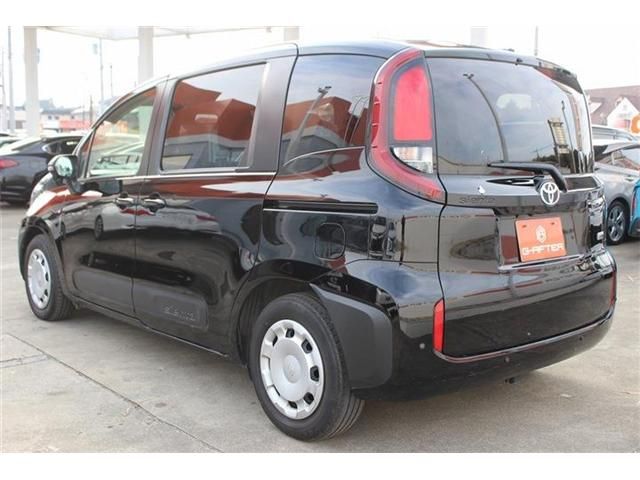 TOYOTA SIENTA HYBRID 2023 Image 31