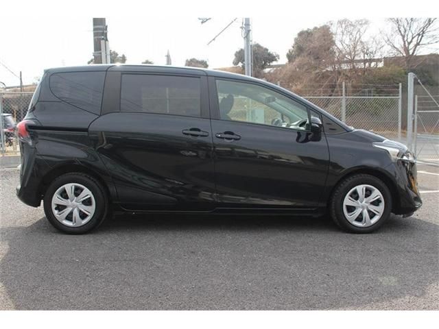 TOYOTA SIENTA HYBRID 2022 Image 31