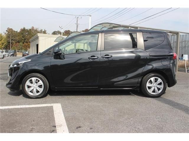 TOYOTA SIENTA HYBRID 2022 Image 31