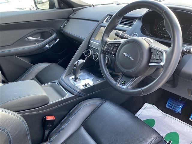 JAGUAR E-PACE 2018 Image 31