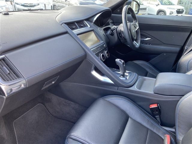 JAGUAR E-PACE 2018 Image 31