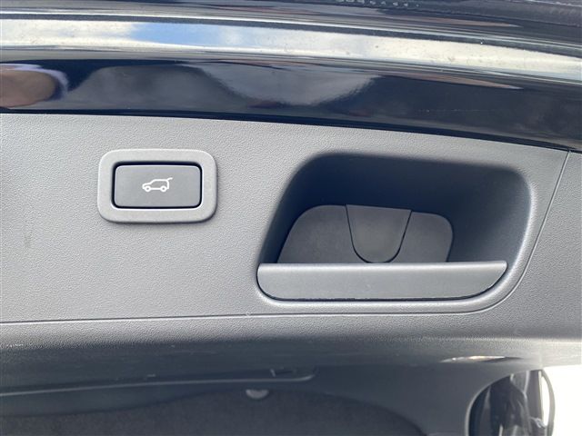 JAGUAR E-PACE 2018 Image 31