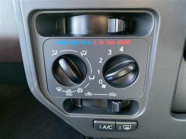 TOYOTA TANK 4WD 2019 Image 31