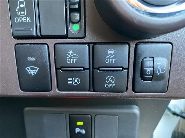 TOYOTA TANK 4WD 2019 Image 31