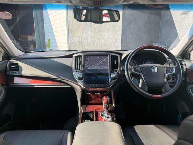 TOYOTA CROWN MAJESTA HYBRID 2014 Image 31