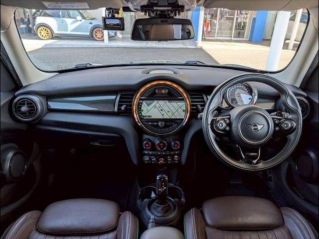 BMW MINI COOPER S 5DOOR 2019 Image 31