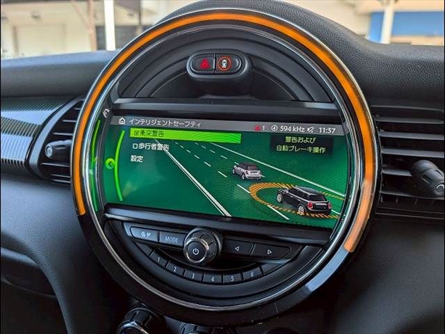 BMW MINI COOPER S 5DOOR 2019 Image 31