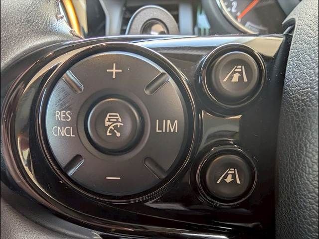 BMW MINI COOPER S 5DOOR 2019 Image 31