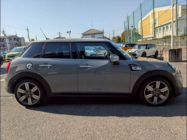 BMW MINI COOPER S 5DOOR 2019 Image 31