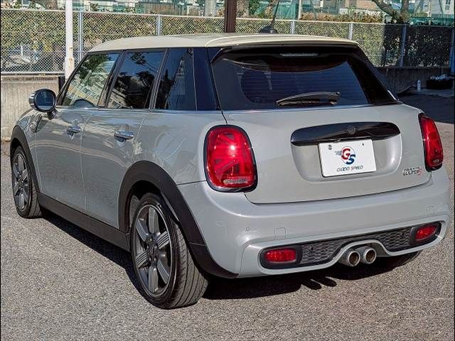 BMW MINI COOPER S 5DOOR 2019 Image 31