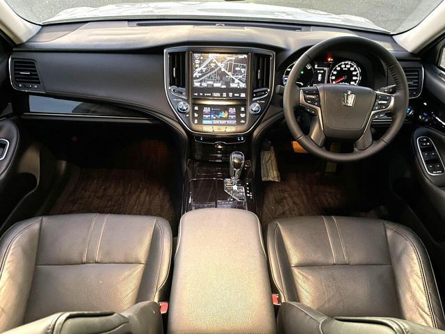 TOYOTA CROWN SEDAN HYBRID 2017 Image 31