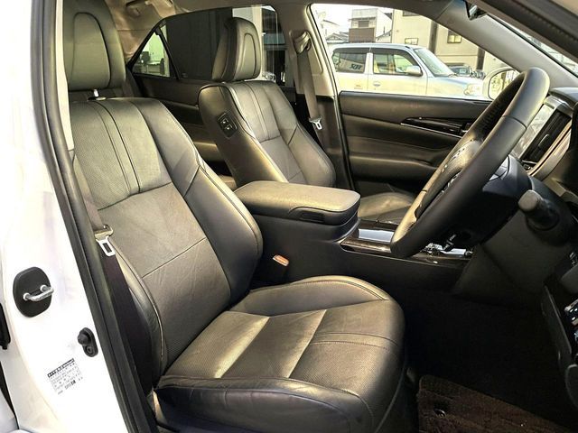 TOYOTA CROWN SEDAN HYBRID 2017 Image 31