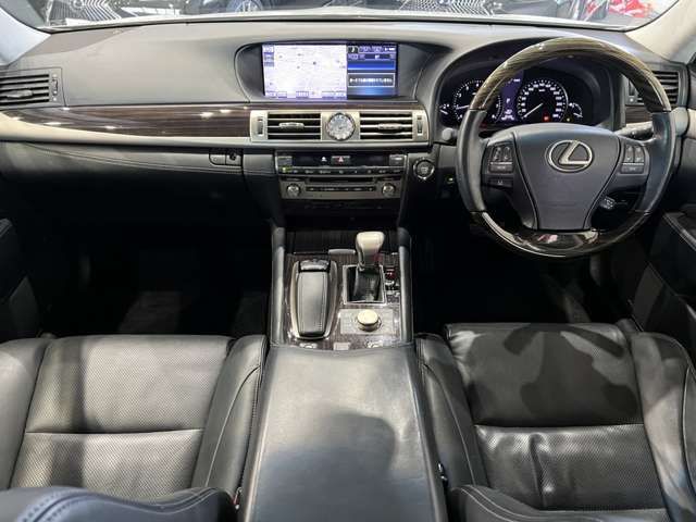 TOYOTA LEXUS LS460 2013 Image 31