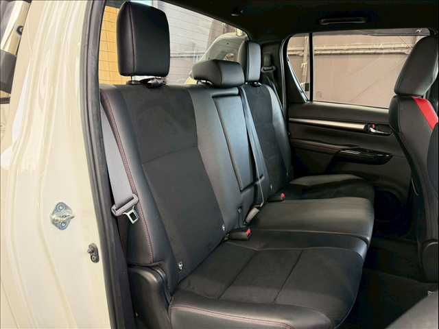 TOYOTA HILUX 4WD 2023 Image 31