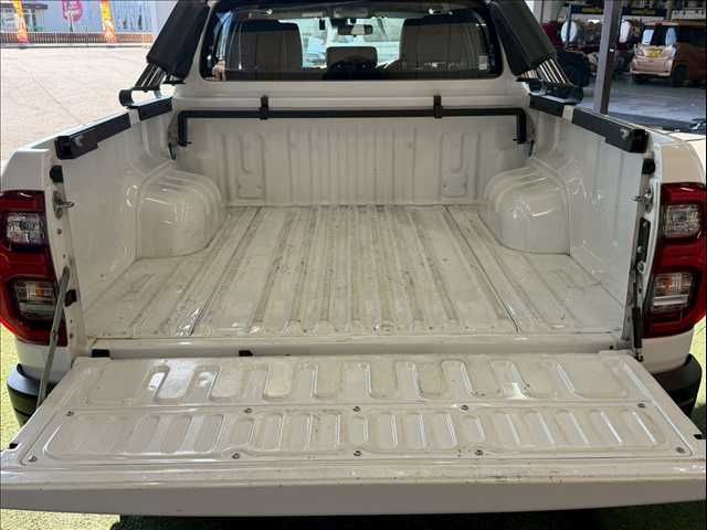 TOYOTA HILUX 4WD 2023 Image 31
