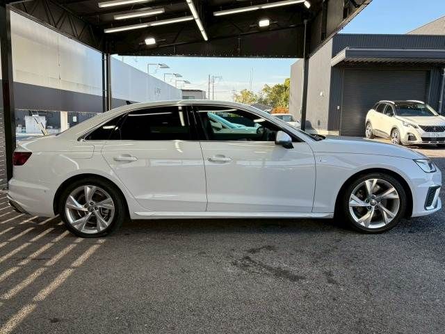 AUDI A4 2021 Image 31