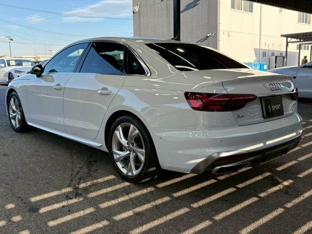 AUDI A4 2021 Image 31