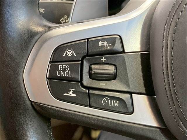 BMW 5SERIES TOURING 2017 Image 31