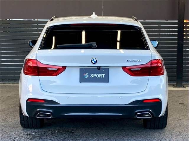 BMW 5SERIES TOURING 2017 Image 31