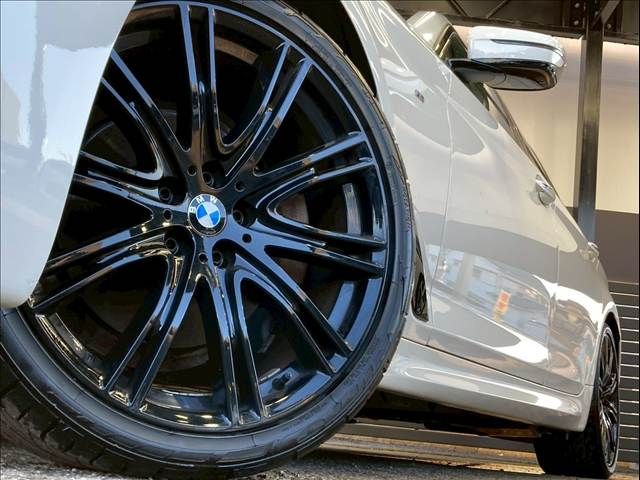 BMW 5SERIES TOURING 2017 Image 31