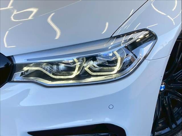 BMW 5SERIES TOURING 2017 Image 31