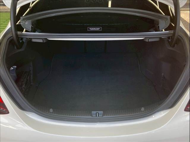 MERCEDES BENZ C CLAS 2018 Image 31