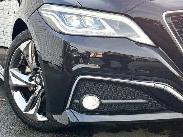 TOYOTA CROWN SEDAN HYBRID 2018 Image 31