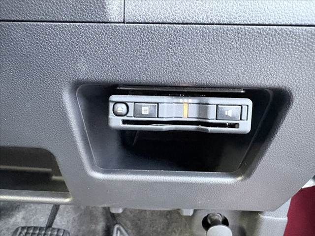 DAIHATSU TANTO CUSTOM 2017 Image 31