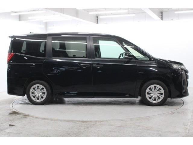 TOYOTA NOAH 2022 Image 31